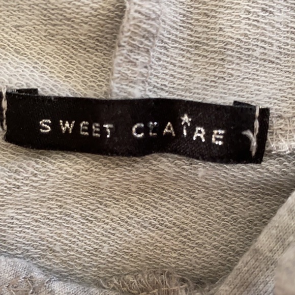 4/$20🥳Sweet Claire hooded sweatshirt size Small - Picture 2 of 3